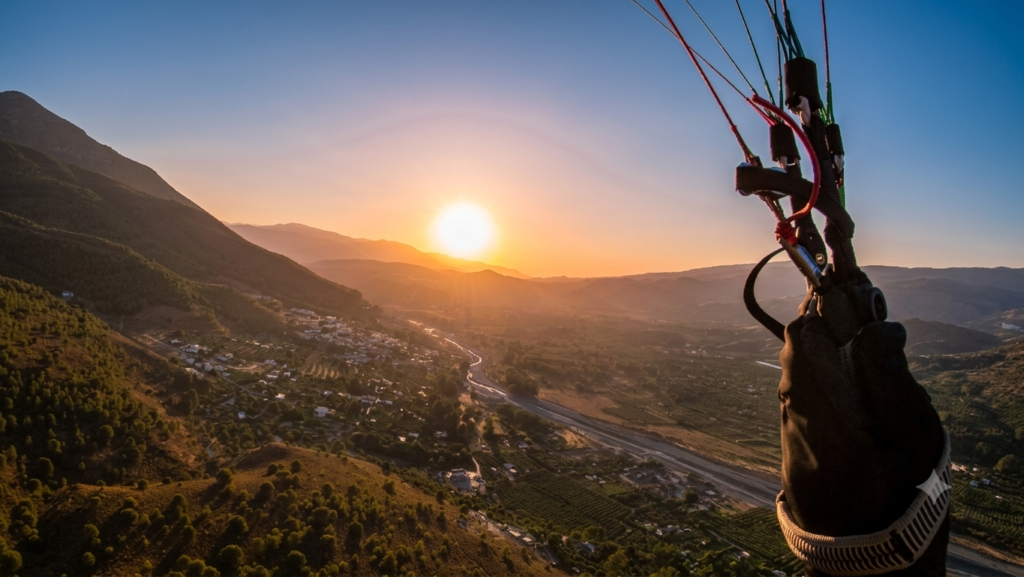Paragliding in the Alpujarra 1 Parapente biplace au-dessus d’Órgiva, dans l’Alpujarra